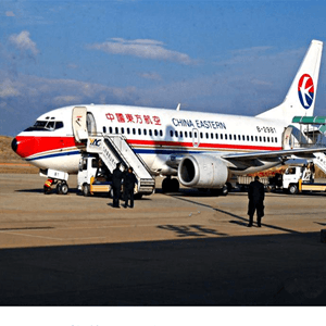 阿拉善左旗巴彦浩特航空空运航空快运业稳步发展的原因是什么？